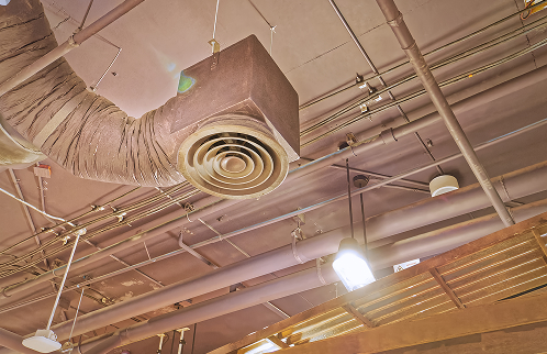 Systemy HVAC zapewniają odpowiednie warunki środowiskowe w obiektach przemysłowych.