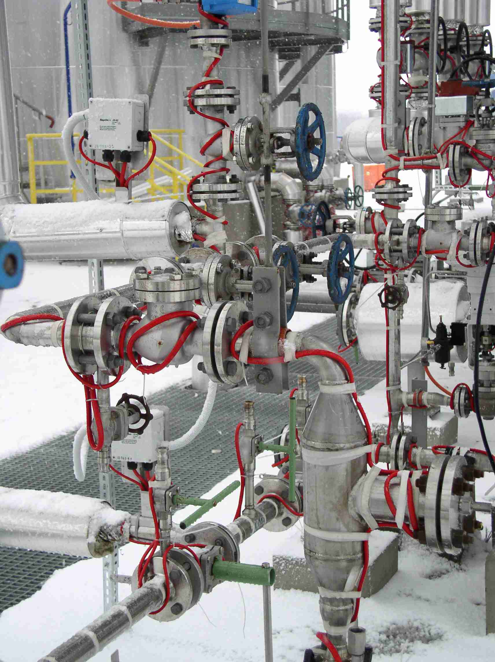 System przeciwzamarzaniowy rurociągów - 4 sposoby sterowania i ich wpływ na zużycie energii